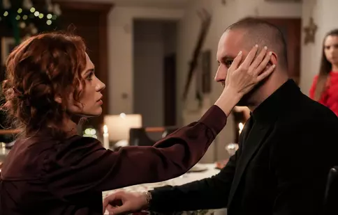 „Iubire cu parfum de lavandă”, episoadele din 2 mai 2025. Ștefan o surprinde pe Anda într-o ipostază tandră cu Albert