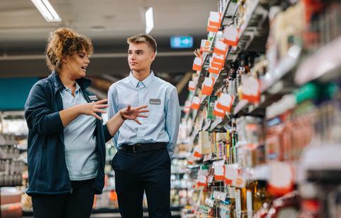Cum îți alegi jobul ideal în funcție de pasiunile tale – cariere în retail și nu numai