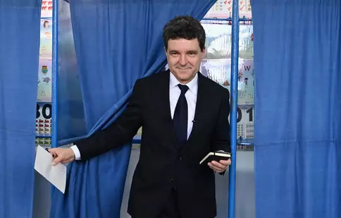Alegeri prezidențiale 2025: Nicușor Dan a votat alături de soția sa. „E un punct de cotitură. Am votat pentru o direcție europeană, nu pentru izolarea României”