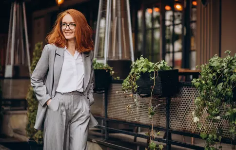Stilul smart casual: cum să combini piese comode cu detalii chic