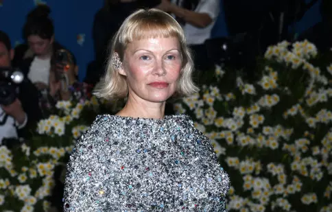 Pamela Anderson, adevărul despre apariția controversată de la Met Gala 2025. „A fost mica mea contribuție”