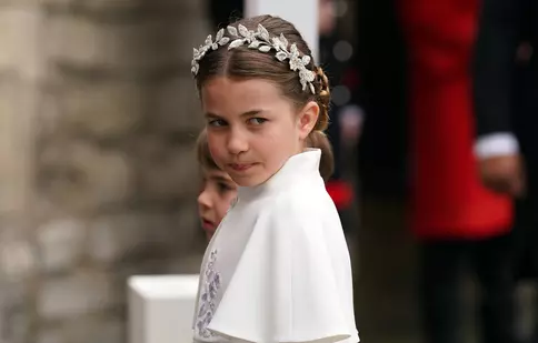 Prințesa Charlotte a împlinit 10 ani. Kate Middleton și Prințul William au publicat un nou portret adorabil cu fiica lor