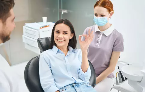 Cât durează recuperarea după un implant dentar?