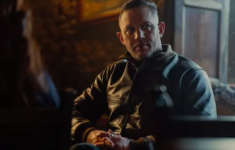 Serialul MobLand a fost reînnoit pentru al doilea sezon. Tom Hardy și Helen Mirren fac parte din distribuția excepțională