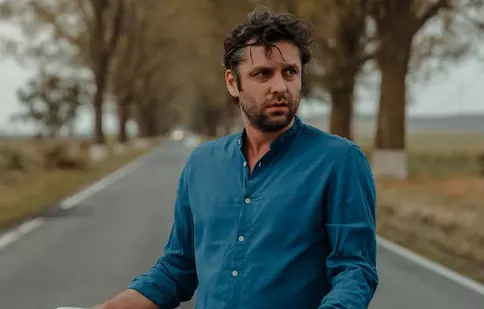 Alecsandru Dunaev, imagini rare din copilăria lui. Actorul din „Adela”, copleșit de emoții: „Un mare nod în gât!”