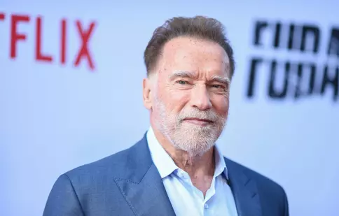 Arnold Schwarzenegger, înconjurat de toți cei 5 copii la premiera noului sezon „FUBAR”. Imaginile de pe covorul roșu