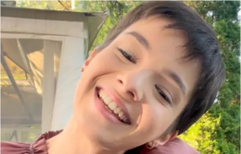 Cum arată mama Karinei Jianu. O femeie puternică care o iubește necondiționat pe protagonista serialului „Ana, mi-ai fost scrisă în ADN”