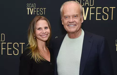 Kelsey Grammer, din nou tată la 70 de ani. Soția lui, cu 24 de ani mai tânără, este însărcinată cu al 8-lea copil al actorului din „Frasier”