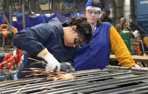 180.000 de joburi au fost postate pe iajob.ro în primul an de la lansare. Nevoia de angajare imediată a făcut ca aproape 70% dintre aplicări să fie prin telefon sau Whatsapp
