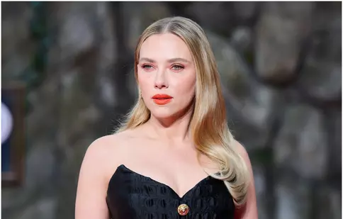 Scarlett Johansson revine în august în drama de familie „My Mother’s Wedding”, regizată de Kristin Scott Thomas