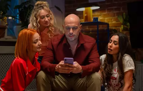 „SITUATIONSHIP: Combinații NU Relații”, o nouă comedie marca BRomania. Trailer, poveste, distribuție, data lansării