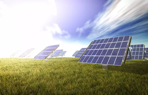 Beneficiile energiei solare pentru consumatorii energetici