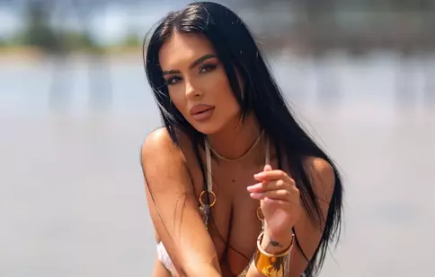 Ispita Amelia dă cărțile pe față. „M-am uitat la toate sezoanele, eu sunt fan”. Ce nu se vede la TV în Insula Iubirii 2025