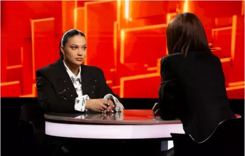 Betty Salam vine la 40 de întrebări cu Denise Rifai. „V‑aţi dorit vreodată să nu fiţi fiica lui Florin Salam?”