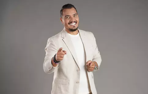 Bursucu’ revine la TV! Va prezenta noul show „Cu ochii pe Insulă”, la Antena 1. Primele declarații