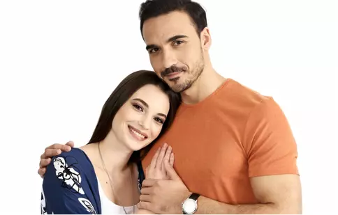„Lasă-mă, îmi place! Camera 609” revine la TV! Serialul intră în grila Happy Channel
