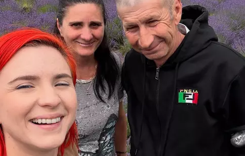 Cristina Ciobănașu, momente de liniște și emoție acasă, la Botoșani. Imagini rare cu părinții ei în lanul de lavandă