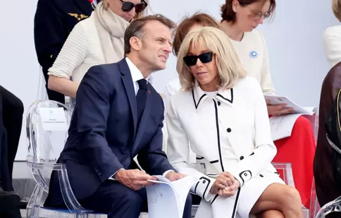 Emmanuel Macron o apără pe Brigitte. A dat în judecată influencerul care susține că Prima Doamnă a Franței s-a născut bărbat