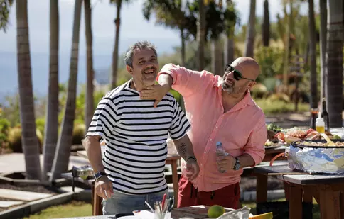 Chefii zboară spre gusturi noi în Tenerife! Parapanta, rețete locale și multă adrenalină, la „Pe drumul gustului”, 29 iulie 2025