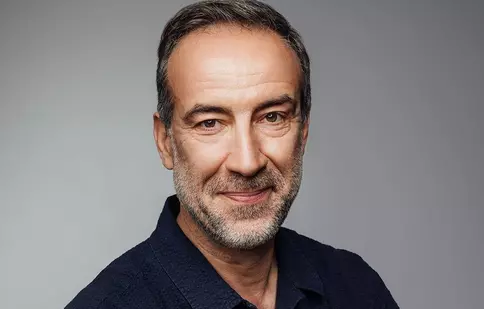 Șerban Pavlu, despre pasiunile nevinovate atunci când nu este pe platoul de filmare. „Este plăcerea mea secretă cu televizorul”. EXCLUSIV