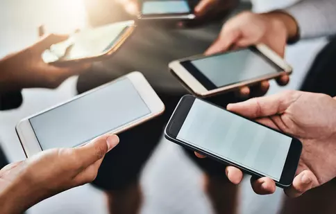 Avantajele achiziționării unui smartphone second-hand: o alegere economică și sustenabilă