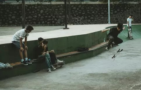 Cum stimulează kendama dezvoltarea cognitivă și beneficiile neuroștiințifice ale jocurilor de dexteritate