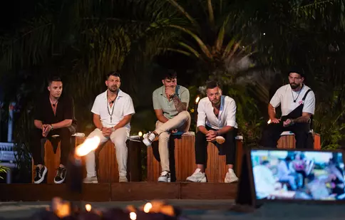 Insula Iubirii - 11 august 2025. Liniștea concurenților este tulburată de bonfire. Adevăruri dureroase ies la lumină