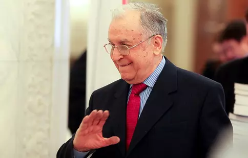 Ion Iliescu a murit azi, 5 august 2025, la 95 de ani. Fostul președinte era internat din 10 iunie în spitalul SRI