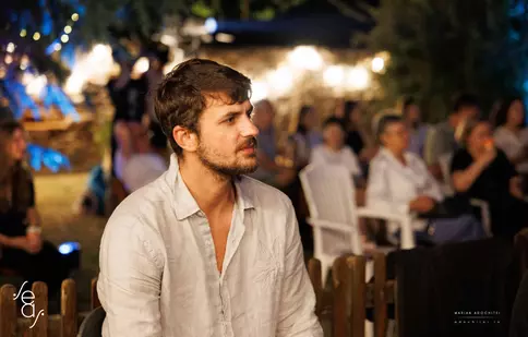 Cum s-a pregătit Vlad Udrescu pentru noul sezon „Ana, mi-ai fost scrisă în ADN”. Nu au lipsit concertele și întâlnirile cu prietenii