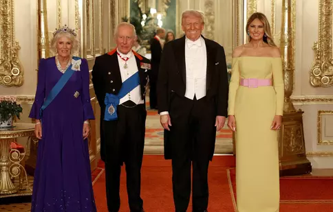 Eleganță, istorie și bijuterii: ce daruri și-au oferit la banchet soții Trump și familia regală britanică