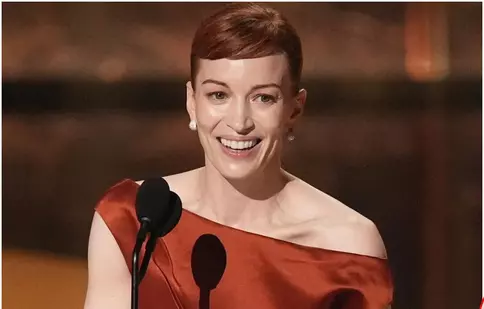 Premiile Emmy 2025: Cele mai frumoase și cele mai neinspirate ținute de pe covorul roșu