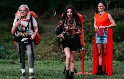 Catinca și Calina, val de amenințări după eliminarea la Asia Express. Iau în calcul să renunțe la România