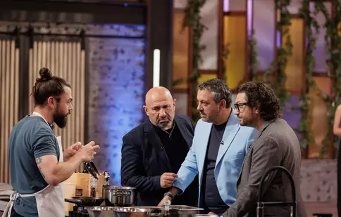 Chefii de la MasterChef, criticați dur de un coleg de breaslă: „Un show de stand-up prost regizat”