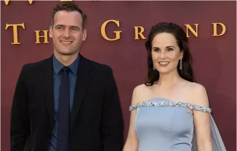 Primele imagini cu Michelle Dockery, însărcinată la 43 de ani. Actrița a strălucit la premiera filmului „Downton Abbey: The Grand Finale”