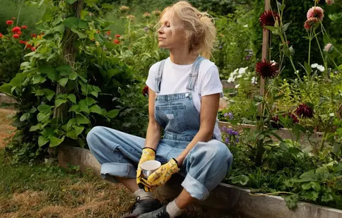 Pamela Anderson gătește în „Pamela și bucătăria ei din provincie”. Ce știm despre reality-show-ul vegan de pe TV Paprika