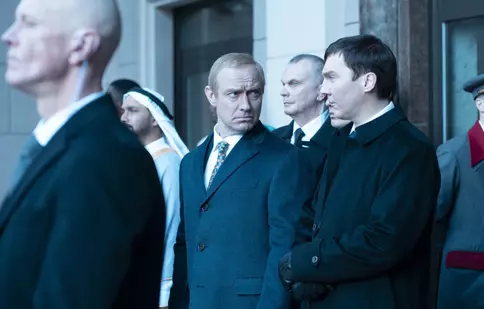 Jude Law a fost ovaționat 10 minute la Veneția pentru interpretarea lui Putin din „The Wizard of the Kremlin”. Pelicula i-a cucerit pe critici