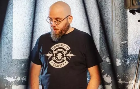 TVR 1 și TVR Cultural, ediție specială la 10 de ani de la tragedia din Colectiv. Interviu cu Andrei Găluț, singurul component al trupei Goodbye to Gravity rămas în viață