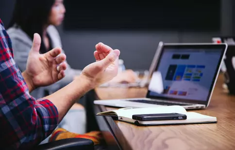 AI, date și securitate: skill-urile digitale care domină piața muncii. Ce caută angajatorii astăzi