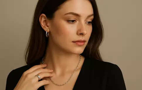 Cum să porți bijuterii din argint pentru un look modern și rafinat?