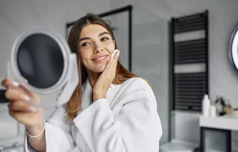 Pielea ta nu iubește toamna? Kit-ul esențial pentru a trece cu bine peste sezonul rece