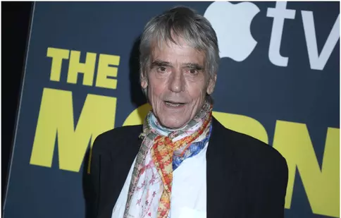 Jeremy Irons, noul antagonist din „Highlander”: „House of Gucci” și „The Beekeeper” l-au consacrat, acum îl provoacă pe Henry Cavill