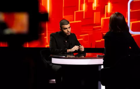 Andrei Bănuță, invitat la 40 de întrebări cu Denise Rifai. „Cât a contat colaborarea cu Andra?”, „Ați reușit să umpleți golul lăsat de moartea fratelui?”