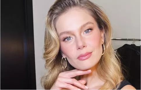 Burcu Biricik, schimbare spectaculoasă de look la 36 de ani: actrița din „Fata de la fereastră” și-a uimit fanii