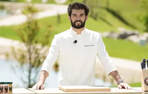 Chef Richard Abou Zaki, dezvăluiri din culisele „Chefi la cuțite”: „Suntem ca o familie – cu adrenalină, glume și mult respect”. EXCLUSIV