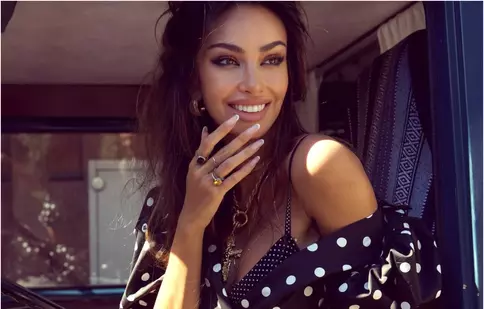 Mădălina Ghenea dezvăluie secretul unui ten impecabil la 38 de ani: ritualul cu apă rece și gheață care face minuni