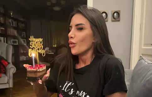 Mara Bănică a împlinit 50 de ani. Ce surpriză emoționantă a primit la miezul nopții prezentatoarea de la Antena Stars