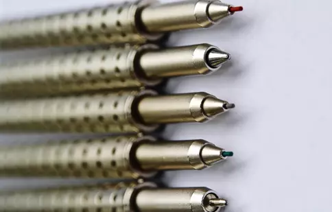 Descoperă caracteristicile minelor de creion mecanic HB, B, 2B