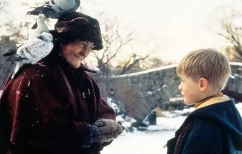 „Doamna cu porumbei” din Singur acasă 2, de nerecunoscut la 80 de ani. Cum arată Brenda Fricker azi și de ce este imobilizată la pat