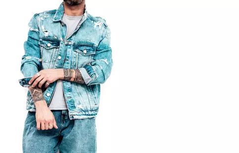 Cum să asortezi jachetele din denim cu diferite tipuri de pantaloni
