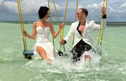 Dinu Maxer și Magdalena Chihaia, ședință foto spectaculoasă în Maldive: „Trash the Dress!” – Cum s-au pozat în ținutele de la nuntă